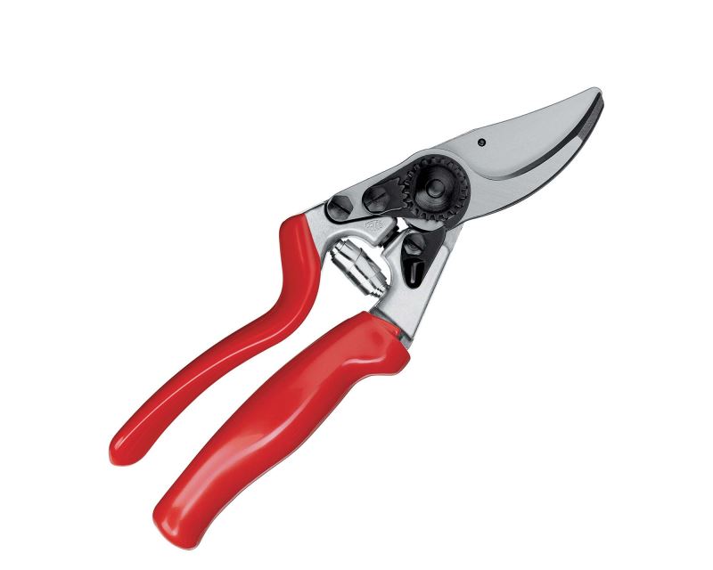 Felco 10 classic secateurs with rotating handle for reduced effort and comfort.