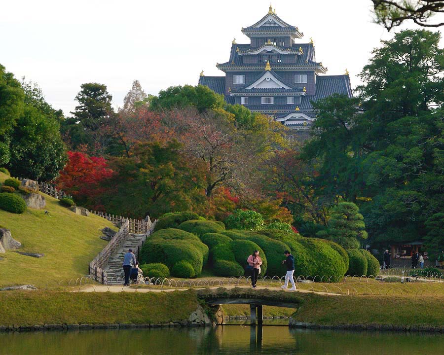 Korakuen Garden- view across the lake to the borrowed view of Okayama Castle