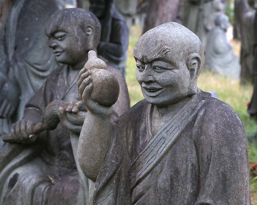 Stone statues on walk past Bamboo Forest and back to Arashimaya
