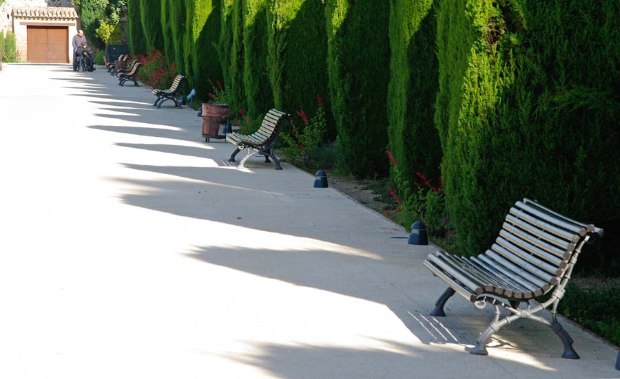 Quiet benches in the beautiful surrounds of the Alhambra Generalife Gardens