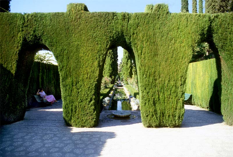 Masters of topiary at Alhambra Generalife Gardens
