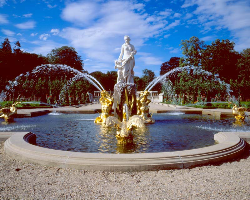 Fountain of Venus - photos supplied by Palace Hetloo