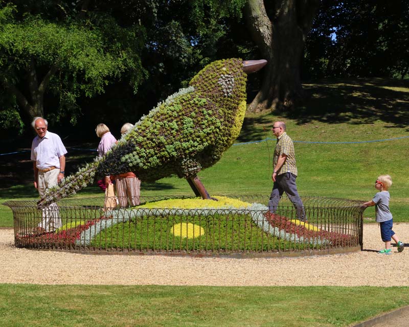 Bird sculpture at Waddesdon Manor
