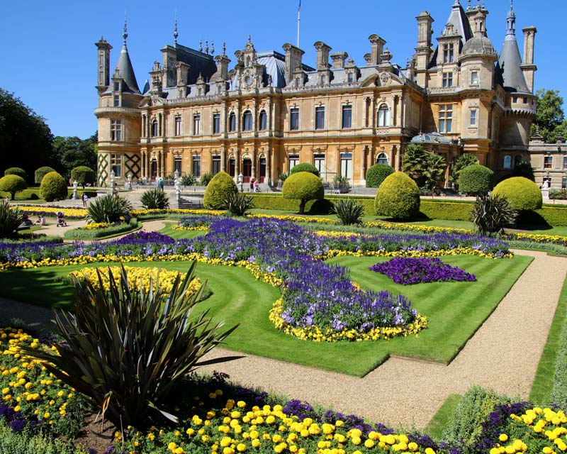 Waddesdon - house with parterre