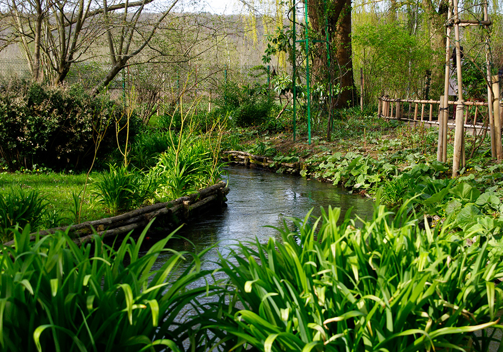 The stream feeds the very picturesque lake - Giverny - Monet's Garden