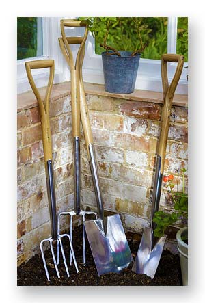 How to Choose the Right Garden Digging Tools